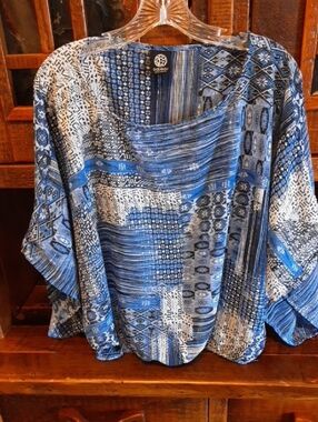 Bobeau Blue and White Mixed Print Tunic Top